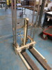 W&J 400kg Manual Lifter. - 2