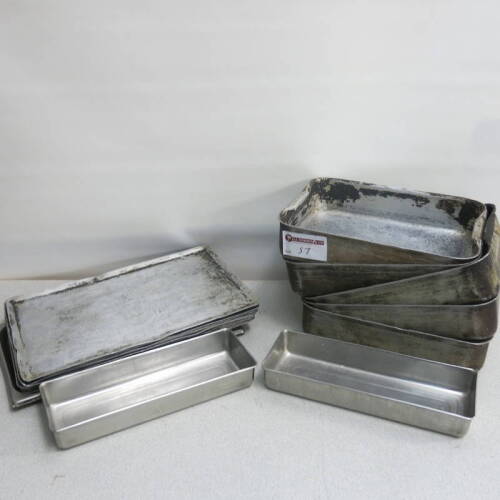 5 x Aluminum Roasting Trays, Size 42cm x 31cm x 9cm with 14 x Aluminum Baking Trays, Size 53cm x 33cm & 2 x Loaf Tins, Size 40cm x 15cm x 6cm