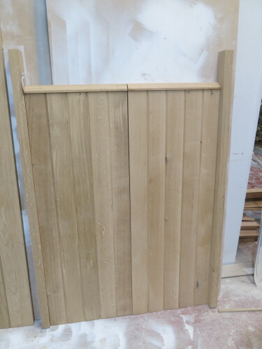 Pair of Wooden External Oak Gates with Posts, Size H174cm x W138cm. NOTE: untreated.
