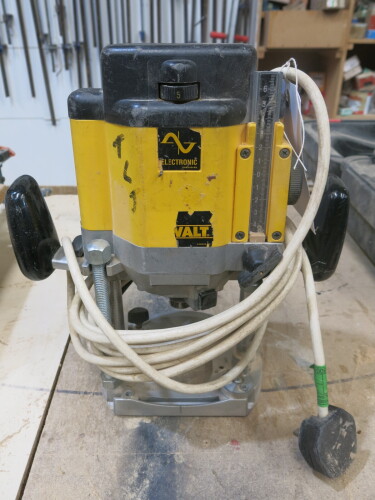 DeWalt DW625E Router.