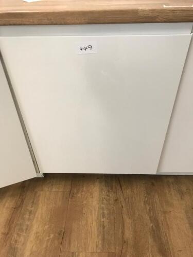 1st Floor - Bosch Silence Plus SI6P1B Intergrated Dishwasher. NOTE: Buyer is required to disconnect and remove.