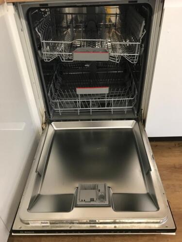 3rd Floor - Bosch Silence Plus SI6P1B Intergrated Dishwasher. NOTE: Buyer is required to disconnect and remove.