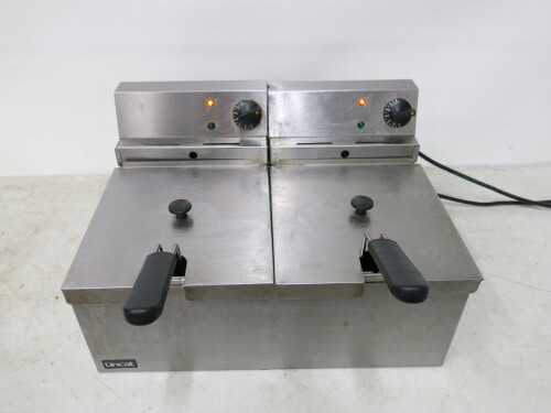 Lincat Twin Tank Table Top Electric Deep Fat Fryer, Model LDF2. Comes with 2 Baskets.