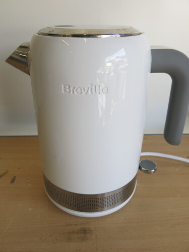 Breville Kettle, Model VKJ946.