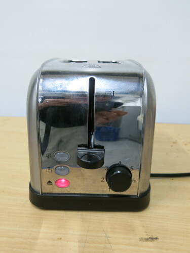 Russell Hobbs 2 Slice Toaster, Model 18780.