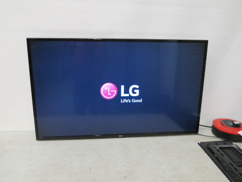 LG 49" Ultra HD TV, Model 49UH620V. Comes with Wall Bracket & Remote.