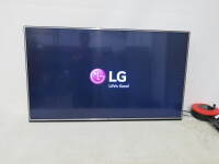 LG 55" Ultra HD TV, Model 55UH625V. Comes with Wall Bracket. NOTE: requires remote.