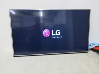 LG 55" Ultra HD TV, Model 55UH625V. Comes with Wall Bracket. NOTE: requires remote.