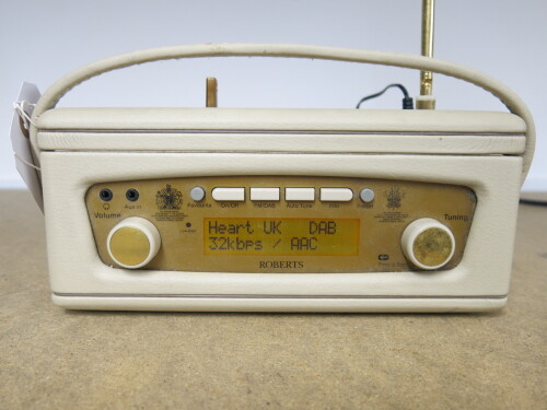 Roberts RD-60 FM/DAB Radio. Comes with Power Supply.
