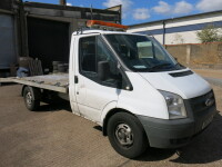 DS61 HFB: Ford Transit 125 T350 FWD Van with Recovery Bed, Winch & Light. Diesel, Manual 6 Gears, 2198cc, Mileage 206,884. MOT Expired April 2022. Comes with Key. NOTE: requires V5.