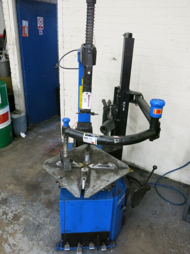 Hoffman Megaplan M503 Tyre Changer, S/N 43H5300415S with HP3, DOM 2017.