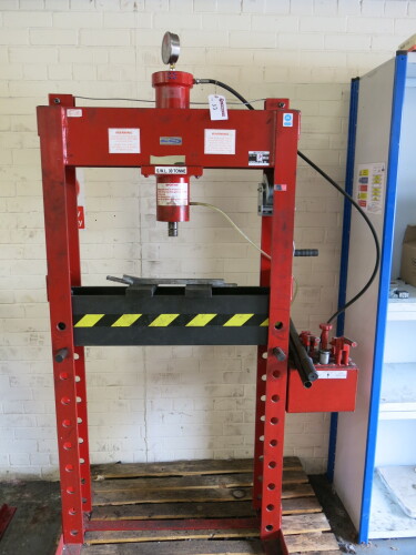 Blue-Point 30T Hydraulic Press, Model CAM30H, S/N 0011617.