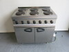 Lincat Silverlink 6 Plate Electric Free Standing Oven Range, with Castors at Rear, Model ESLR9C. Size H90 x W90 x D60cm.