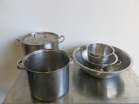 Lot of Kitchen Equipment to Include: 2 x Stock pots (1 x lid), 1 x Large Stainless Steel Mixing Bowl & 2 x Colander.