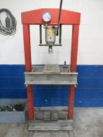 Sealey 30Ton Hydraulic Press, Model YK30 with Crate of Assorted Attachments.