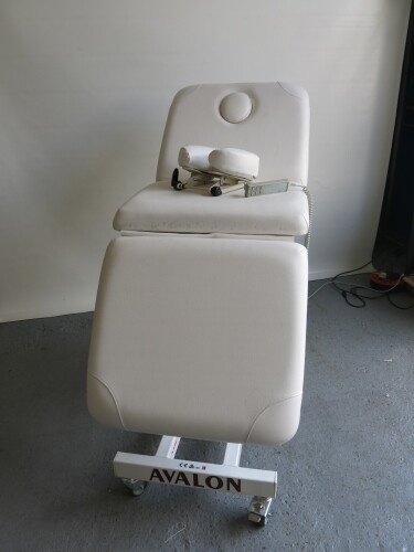Avalon 3 Section Fully Electric Adjustment Couch with 3 Motors, Handset Control Pad, Face Hole & Upholstered in White Faux Leather. Size Maximum Height 100cm x Length 190cm x Depth 90cm.