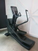 Technogym Synchro Artis Cross Trainer, Model DB503U, S/N DB503U18000458, DOM 11/2018.