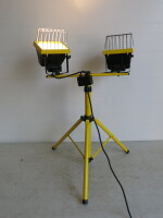 Stanley Adjustable Tripod Light (Requires Bulb).