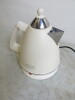 Delonghi Kettle - 3