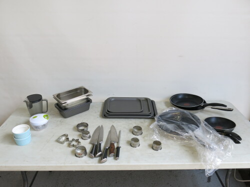 35 x Assorted Kitchen Accessories to Include