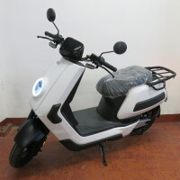 GK22 WLW: Niu NQi GT Electric Scooter, Mileage 3.Comes with V5, 2 x Keys, 3 x Fobs, 2 x Batteries Model NIU Energy 60B2/35AH, Dual Charger Converter, Pro Cargo Charger, User Manual & Floor Mat.