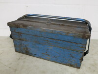Metal Fold Out Toolchest.&nbsp;