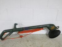 Black & Decker Reflex 25cm Grass Strimmer, Model GL560.