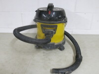 Tesco 5.5L Bagged Vacuum Cleaner, Model VCWD16.