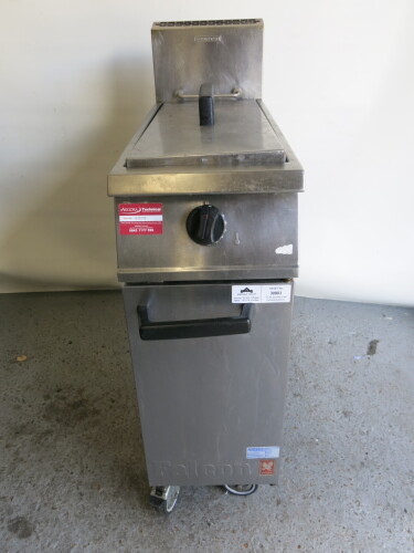 Falcon Dominator Gas Single Tank Single Basket Deep Fat Fryer, Size H109 x W30 x D87cm.