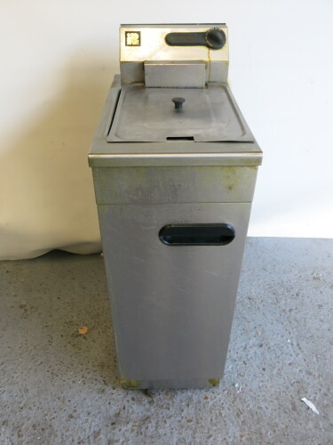 Parry Single Tank Electric Deep Fat Fryer, Model AS4106, Size H96 x W30 x D54.NOTE: requires baskets.