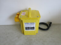 Carroll & Meynell 110v Transformer, 2 Outlets 1.5KVA & 3.00VA, Boxed New/Unused
