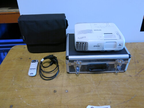 Epson 3LCD HDMI Projector Model H682B with Remote Control.