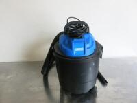 Draper Vacuum Cleaner, Model DTLSO53, comes with Hose.