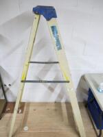 Clow 6 Tread Fold Out Step Ladder.