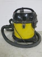 Tesco 5.5L Bagged Vacuum Cleaner, Model VCWD16.