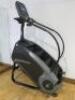 StairMaster, SKU 9-5250-MUNBPO, S/N SM5250L18020342, DOM 01/18.