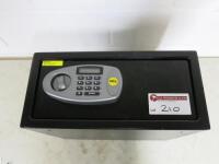 A Yale Key/Digital safe with Key