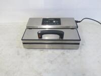 Vesta 720w Vacuum Sealer, Model Vac'n Seal Pro l,