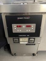 Henny Penny Gas Single Well Open Fryer, Model Computron 1000. Comes with 1 Basket. Size H90 x W45 x D85. 