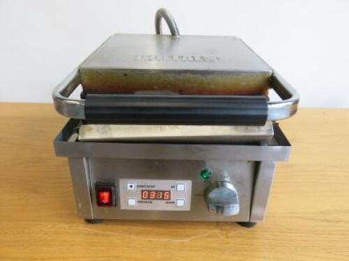 Buffalo Commercial Programmable Waffle Maker, Model DB170, 2KW.