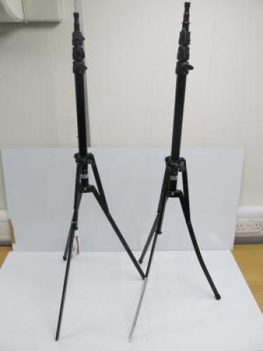 2 x Mathews Mini Extendable Reverse Stand, Model B387489.