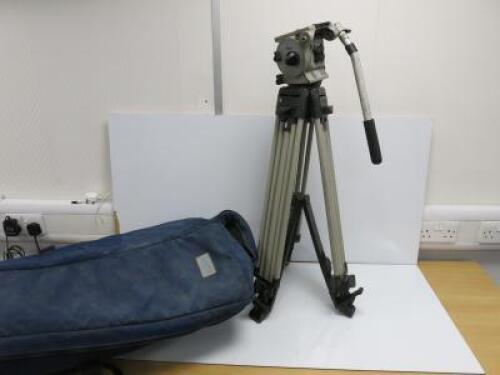 Vinten Tripod with Vinten Vision 10 Pan & Tilt Head with Wedge Plate & Pan Bar. Comes with Vinten Blue Soft Carry Case.