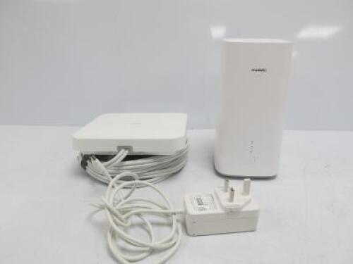 Huawei 5G Wi-Fi Router, Model H112-37 & Huawei 5G Outdoor Antenna, Model AF9E. Comes with Power Supply.