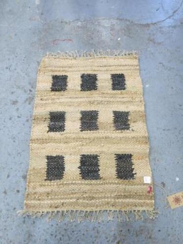 Jute Handwoven Rug Block Pattern, Size 60 x 90cm.