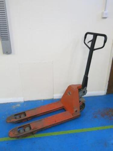 2500kg Pallet Truck in Orange.