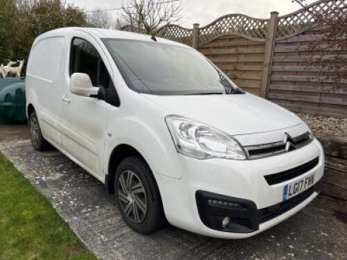 LG17 FNW: Citreon Berlingo 850 EN-Prise Blu, White Panel Van. Diesel, 1560cc, Manual 5 Gears, Mileage 60,793. MOT Expired 1st February 2023. Comes with V5 & Key.