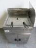 Lincat Gas Twin Tank Deep Fat Fryer, Model J10/N, S/N30257268. Size H106 x W60 x D69cm. Comes with 2 Baskets. - 2