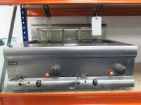 New/Appears Unused Lincat Natural Gas Twin Tank Double Basket Counter Top Deep Fat Fryer, Model DF7/N, S/N 29060783. Size H30 x W75 x D60cm.