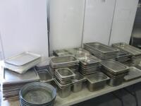 Large Quantity of Aluminium Trays & Gastronorm Trays & Containers in Assorted Sizes to Include: 54 x Aluminium & 109 x Gastronorm.