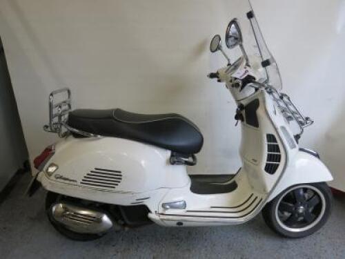 LJ18 XWW: Piaggio Vespa GTS 125 Super ABS Scooter, 125cc, Manual, Mileage 7614KM. MOT Expired 27/2/23. Comes with V5 & 2 Keys